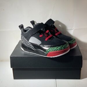 Jordan Spizike Low Black/Red/Green FQ3952 060 Toddlers size 9C new